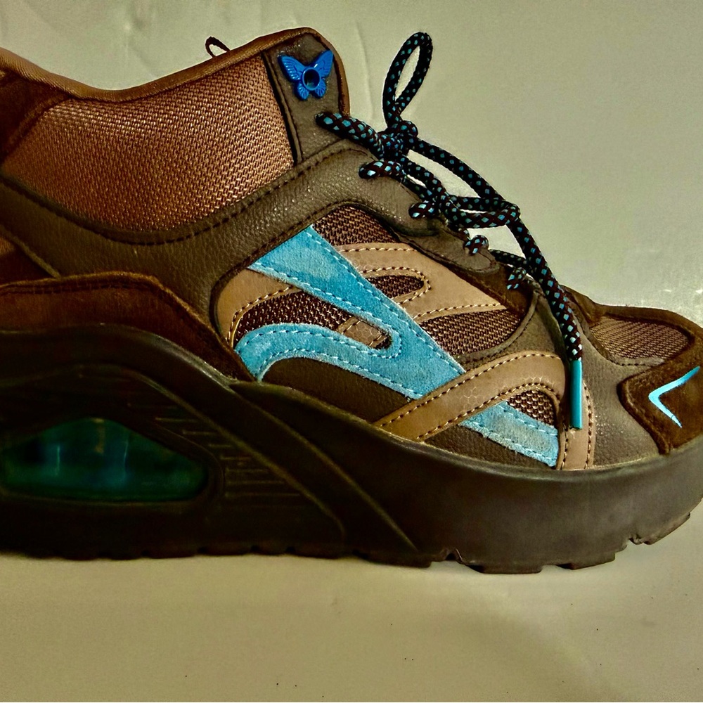 Sketchers waterproof hiking boots. Mint condition. Size 8 women